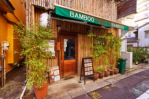 西麻布の隠れ家「ばむぶう」お好み焼きともんじゃを竹の温もりの中で